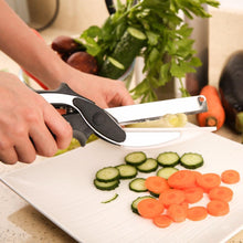 Load image into Gallery viewer, Clever Cutter 2-in-1 Food Chopper